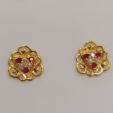 18k gold fancy earrings by D.M. Jewellers